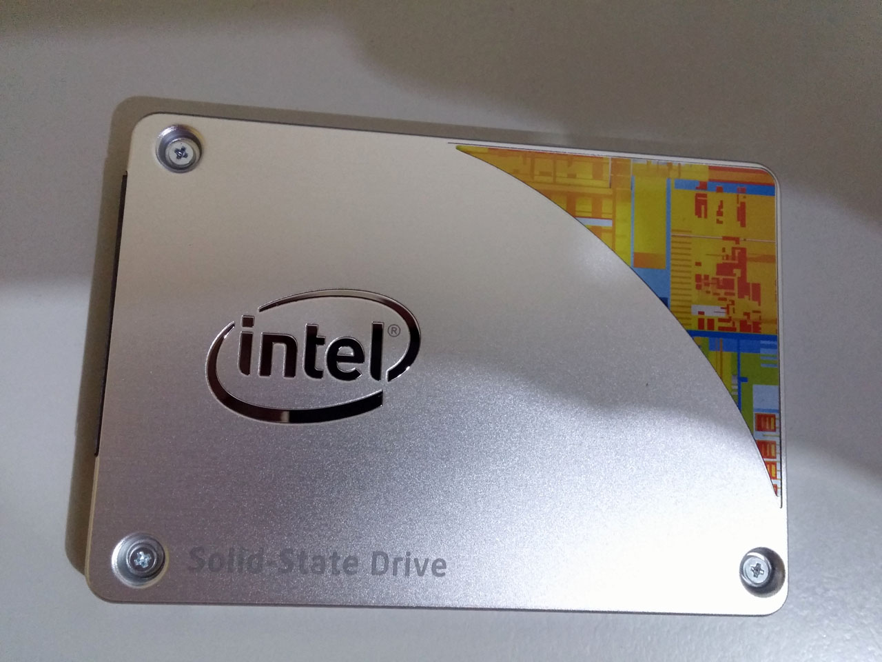 Intel 535 SSD 240GB正面外觀